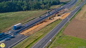 Odstraňování provizorního sjezdu a dokončování kompletního tělesa dálnice D6 u Krupé. Foto: Dálnice D6 - Jan Banán Svoboda