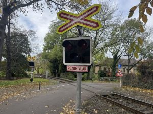 Upravený železniční přejezd v pražské Liboci. Foto: Praha 6