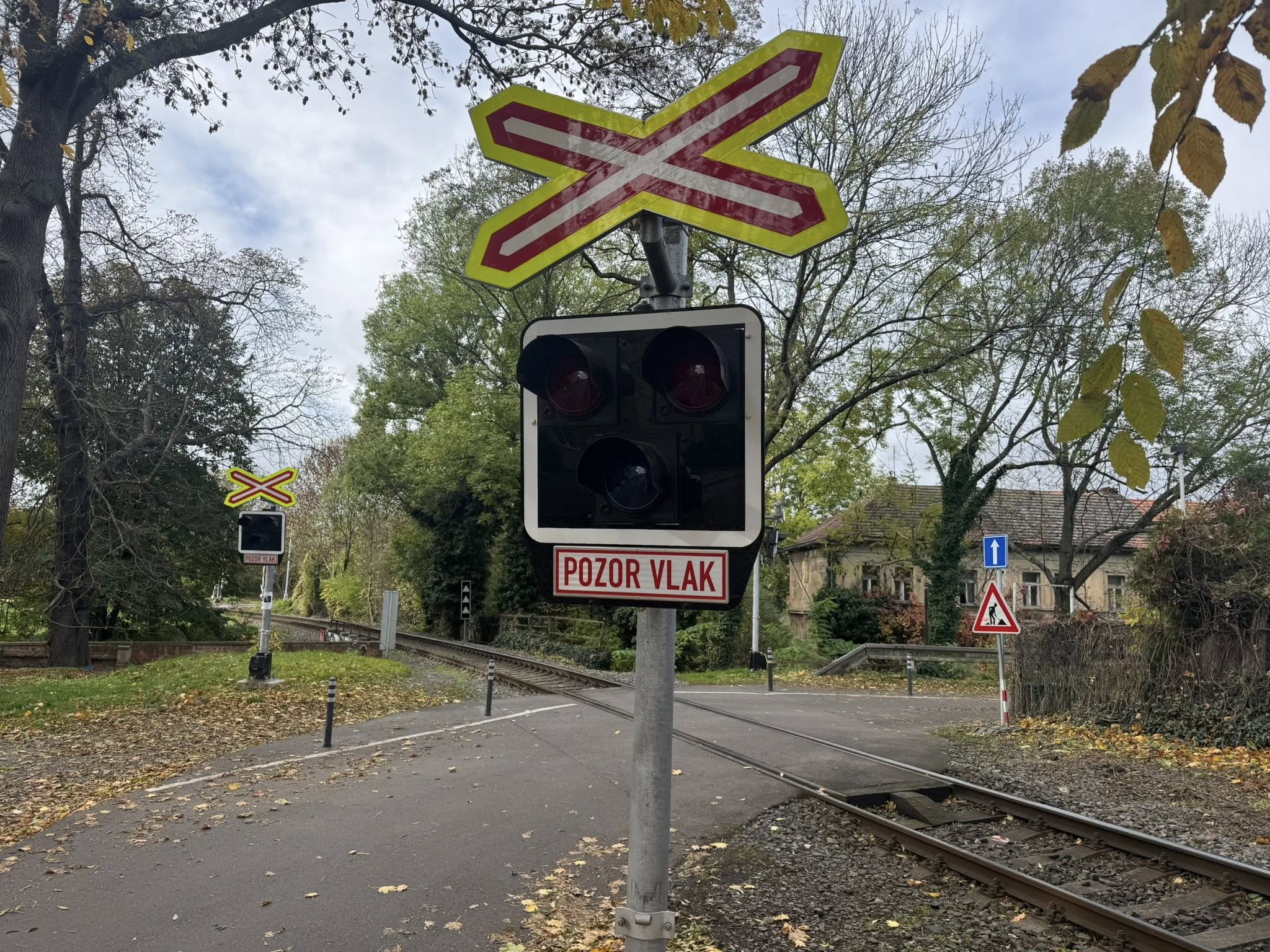 Upravený železniční přejezd v pražské Liboci. Foto: Praha 6