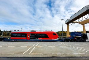 Přeprava jednotek  Stadler Flirt pro LTG Link. Foto: LTG Link