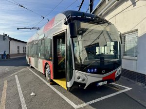 První elektrobus SOR ENS 12 na testech v Praze. Foto: DPP