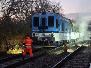 Požár vlaku zastavil provoz na trati v úseku Nesovice - Nemotice. Foto: ZZS JMK