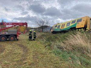 Mimořádnost na přejezdu v Hudčicích. Foto: HZS SČK
