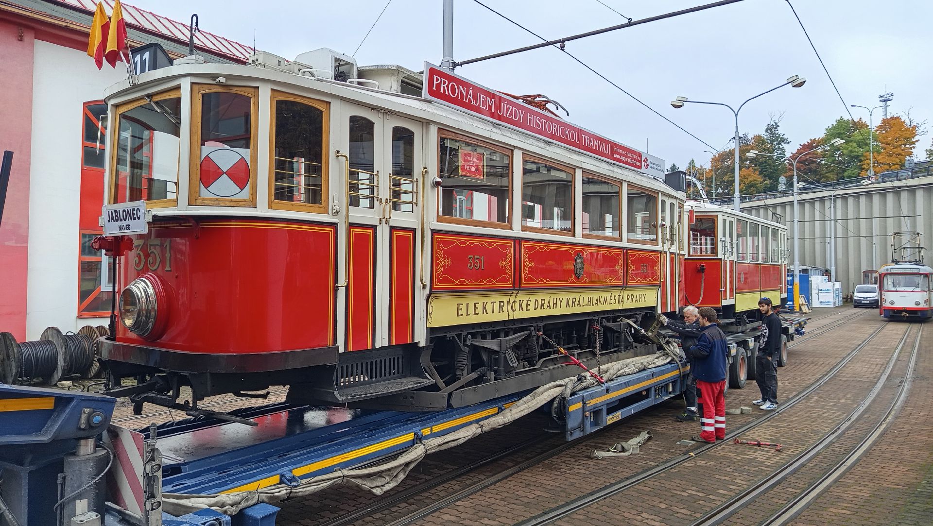 Odvoz tramvají Ringhoffer z Liberce. Foto: DPMLJ