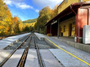 Oproti původnímu stavu prošla dopravna velkou proměnou i z pohledu nástupišť. Foto: Jan Sůra / Zdopravy.cz