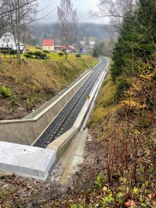 Opravou prošly i stěny u vjezdu do tunelu. Foto: Jan Sůra / Zdopravy.cz