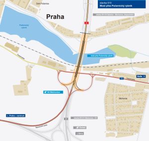Most přes Počernický rybník na Pražském okruhu čeká demolice a rozšíření na šest pruhů. Zdroj: ŘSD