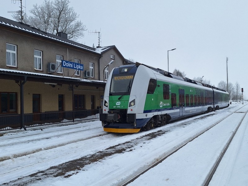 BEMU jednotka od Škody v Dolní Lipce při prezentační jízdě. Foto: Pardubický kraj