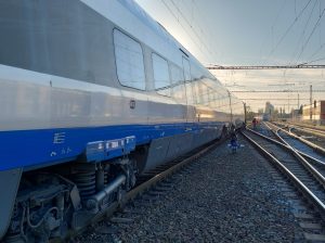 Mimořádnost polského Pendolina ve Studénce.
Foto: Drážní inspekce