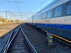 Mimořádnost polského Pendolina ve Studénce.
Foto: Drážní inspekce