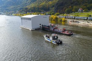 Přesun lodních garáží pro polici v Ústí n. L.-Brné. Pramen: ŘVC