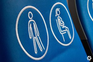 Nová sedadla v bratislavských trolejbusech. Zdroj: DPB