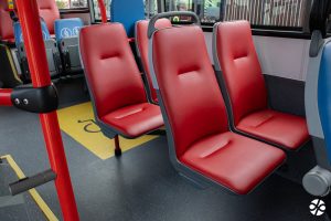 Nová sedadla v bratislavských trolejbusech. Zdroj: DPB