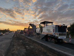 Oprava 3,5 kilometru dlouhého úseku dálnice D10 u Prahy. Foto: Skanska