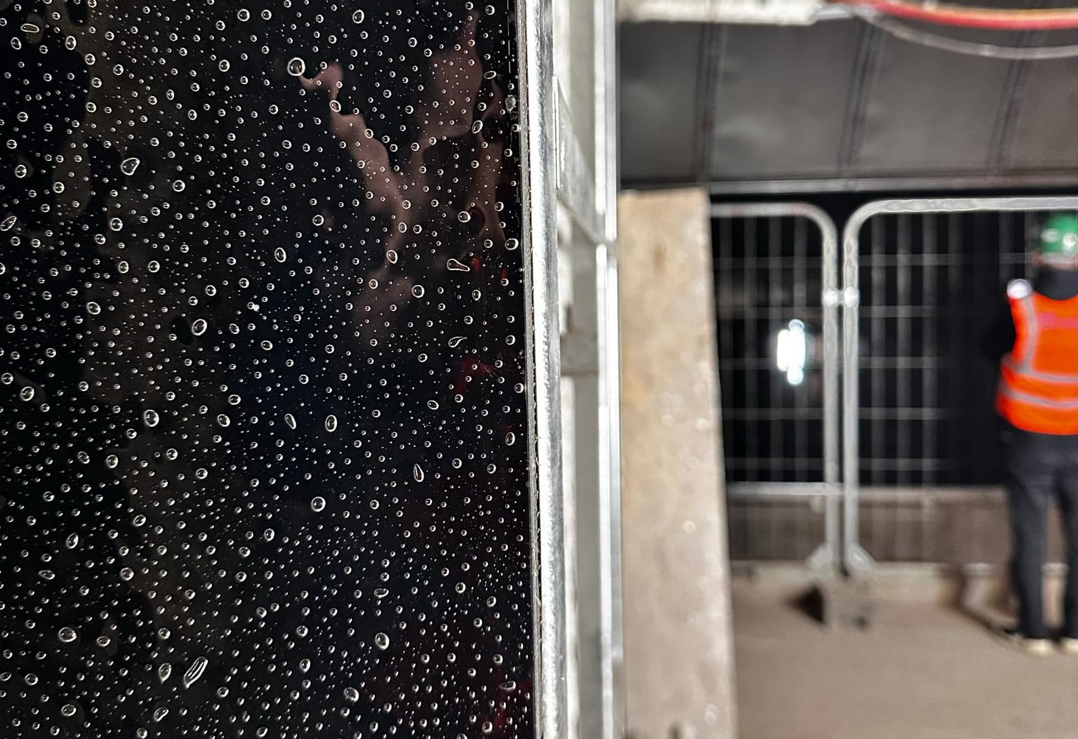 Originální nové obklady instalované v rámci revitalizace stanice metra Českomoravská. Zdroj: Maxim Velčovský a edit! architects