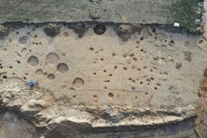 Archeologický průzkum v trase přeložky silnice I/16 na Mladoboleslavsku (Martinovická spojka). Foto: ŘSD