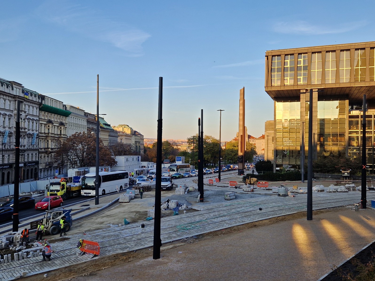 Travba tramvajového propojení Václavského náměstí kolem Národního muzea (7. 11. 2025). Foto: Zdopravy.cz, Jan Nevyhoštěný