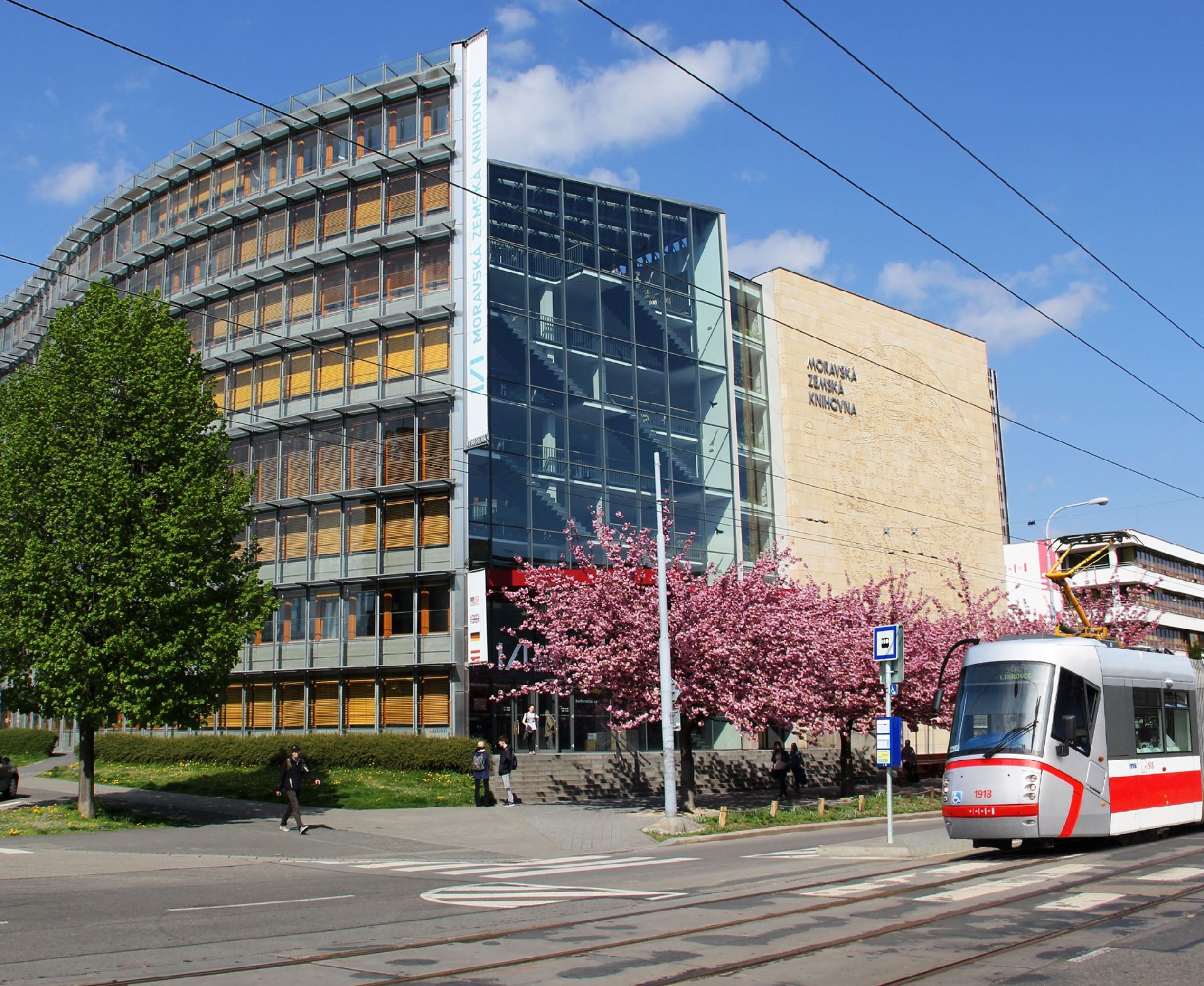 Tramvaj u Moravské zemské knihovny. Foto: Moravská zemská knihovna