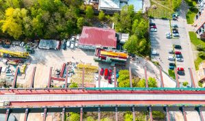 Unikátní mostní konstrukce Gottleubatalbrücke v Pirně během léta 2025. Foto: Metrostav