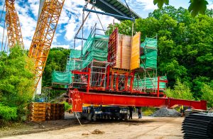 Unikátní mostní konstrukce Gottleubatalbrücke v Pirně během léta 2025. Foto: Metrostav