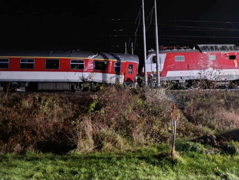 Srážka vlaků na Slovensku. Zdroj: Facebook.com - Kristián Amena