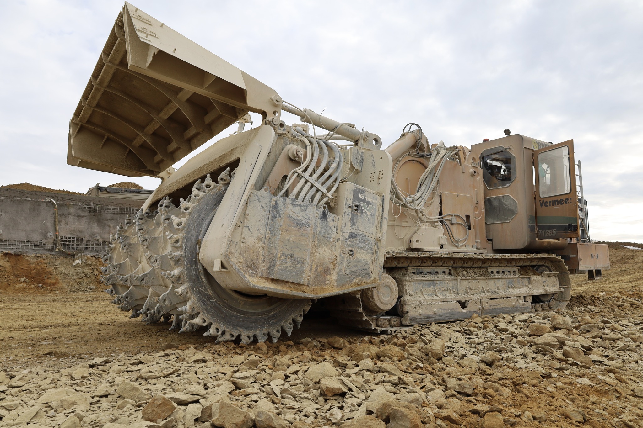 Speciální skalní fréza pro stavbu D35 Litomyšl - Janov. Foto: Strabag