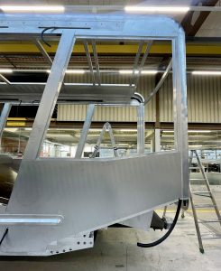 Svařené skříně nových vozů lanovky na Petřín v závodě DOPPELMAYR/Garaventa ve Švýcarsku. Foto: Anna Maresova designers