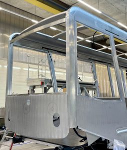 Svařené skříně nových vozů lanovky na Petřín v závodě DOPPELMAYR/Garaventa ve Švýcarsku. Foto: Anna Maresova designers