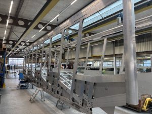 Svařené skříně nových vozů lanovky na Petřín v závodě DOPPELMAYR/Garaventa ve Švýcarsku. Foto: Anna Maresova designers