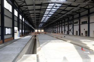 Stavba nové servisní haly ČD v Chebu (listopad 2025). Pramen: České dráhy