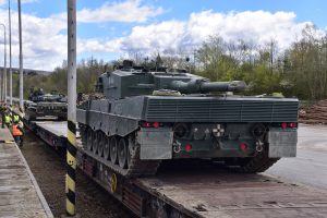 Transport vojenské techniky.
Zdroj: 73. tankový prapor