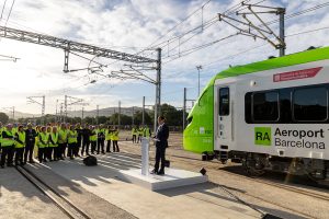 Nová jednotka Alstom Coradia Stream pro spojení Barcelony a letiště El Prat. Foto: Alstom