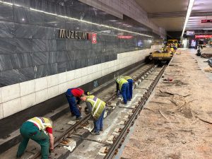 Odstranění šroubů.
Foto: Zdopravy.cz / Vojtěch Očadlý