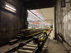 Výměna pražců.
Foto: Zdopravy.cz / Vojtěch Očadlý