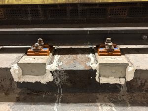 Nové betonové pražce.
Foto: Zdopravy.cz / Vojtěch Očadlý