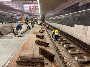 Výměna pražců.
Foto: Zdopravy.cz / Vojtěch Očadlý
