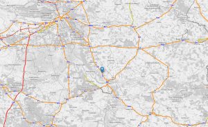 Na trati u obce Mika došlo k sabotáži. Zdroj: OpenRailwaysMap