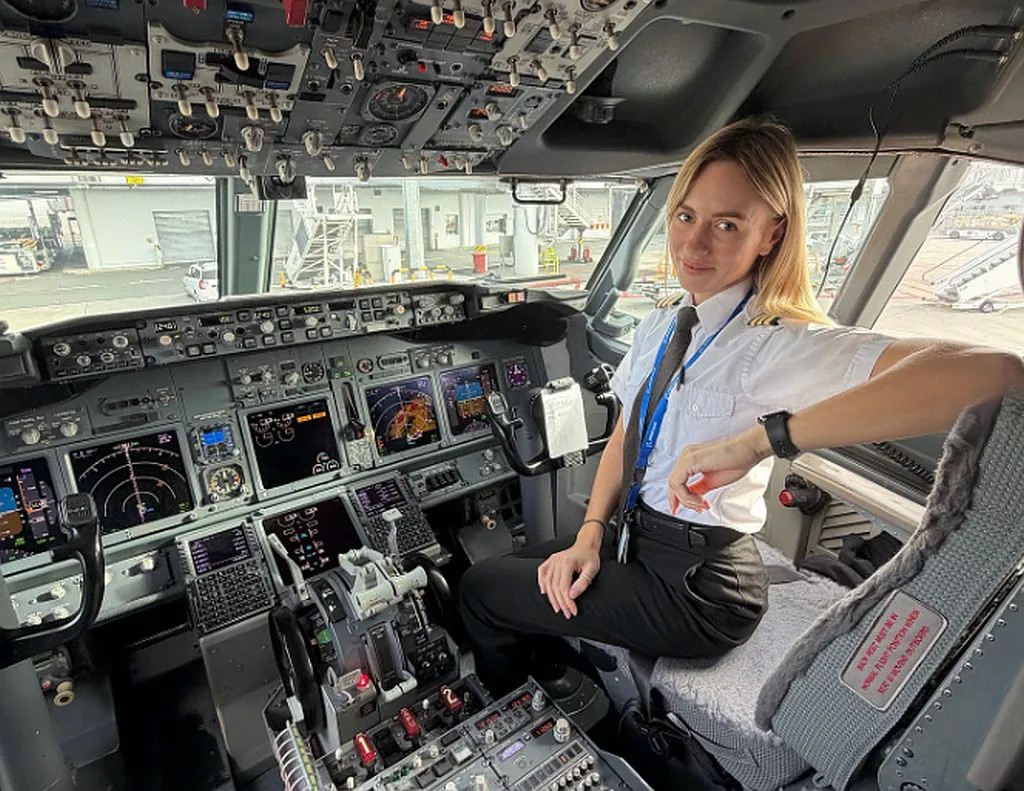 Pilotka Ryanairu Denisa Šteckerová. Pramen: Archiv Denisy Šteckerové