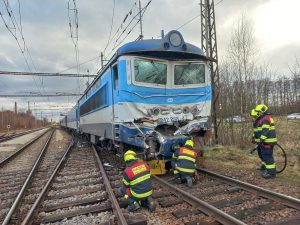 Následky srážky vlaků ve Zlivi. Foto: Drážní inspekce
