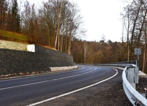 Opravená silnice II/292 u Benešova u Semil. Foto: Liberecký kraj