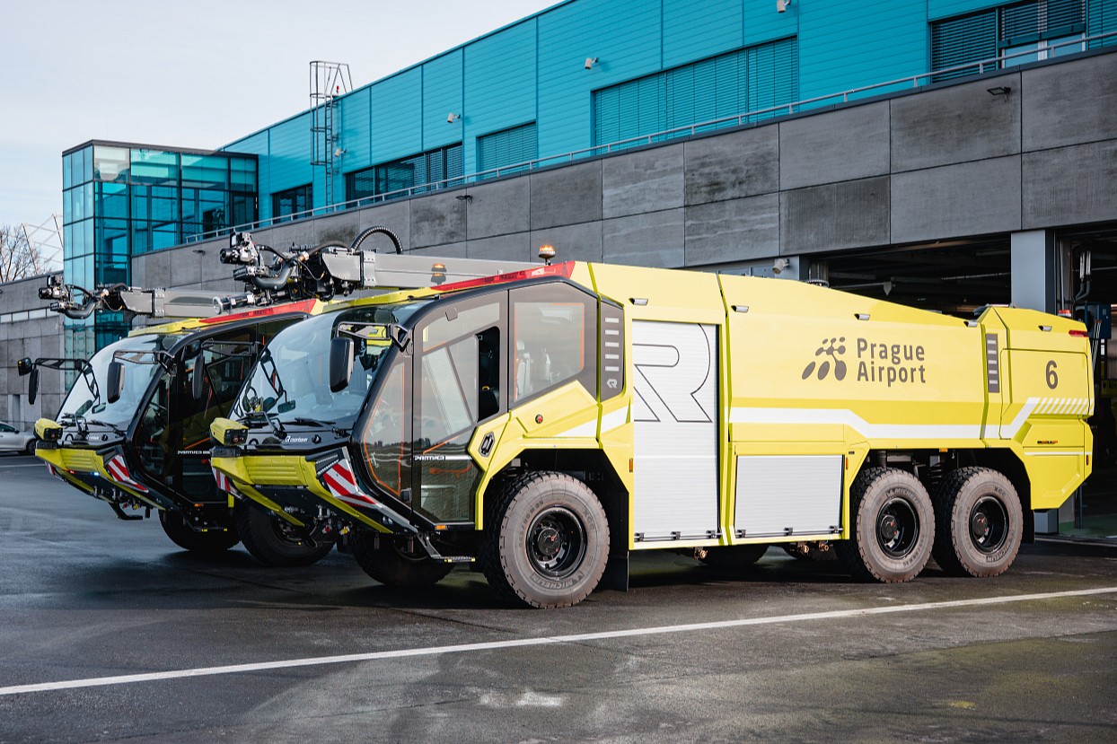 Nové speciály Rosenbauer Panther letištních hasičů. Foto: POŽÁRY.cz
