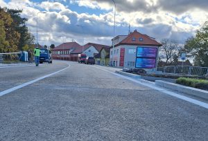 Dokončování průtahu Říčany na I/2. Foto: ŘSD