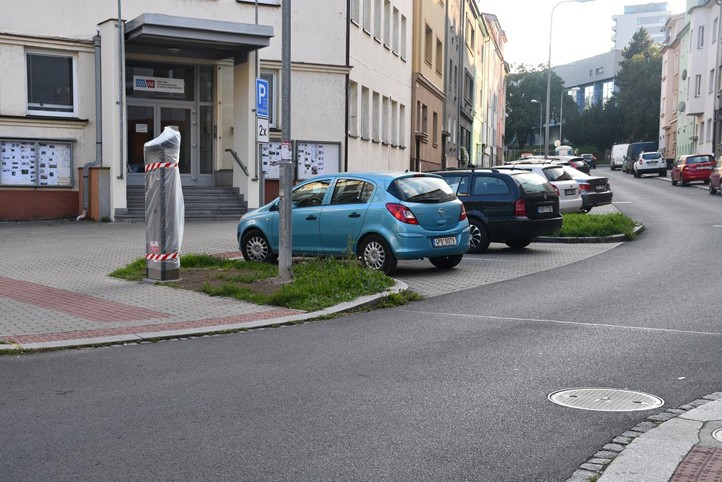 Parkování v budoucí zóně G v Plzni. Foto: Radka Žáková / Plzen.eu
