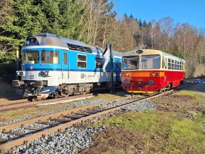 Motorový vůz 854.225 v Kořenově. Foto: Železniční společnost Tanvald