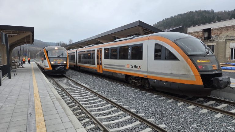 První vlaky v modernizované stanici Chrastava. Foto: Skanska