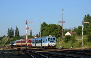 Motorový vůz 842 a 810 v Kyjově. Foto: Milan Sáblík / Kordis JMK