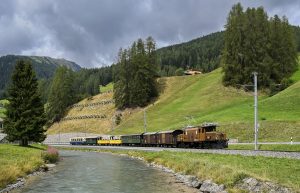 Krokodýl Rhétské dráhy Ge 6/6 I, Frauenkirch. Autor: Miroslav Boška