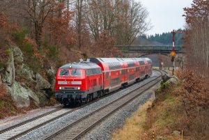 Lokomotiva 218.416 na vlaku RE 4861, Reuth bei Erbendorf. Autor: Miroslav Boška