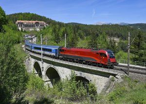 Railjet rj73 s Taurusem 1216.240 v čele, Wolfsbergkogel. Autor: Miroslav Boška
