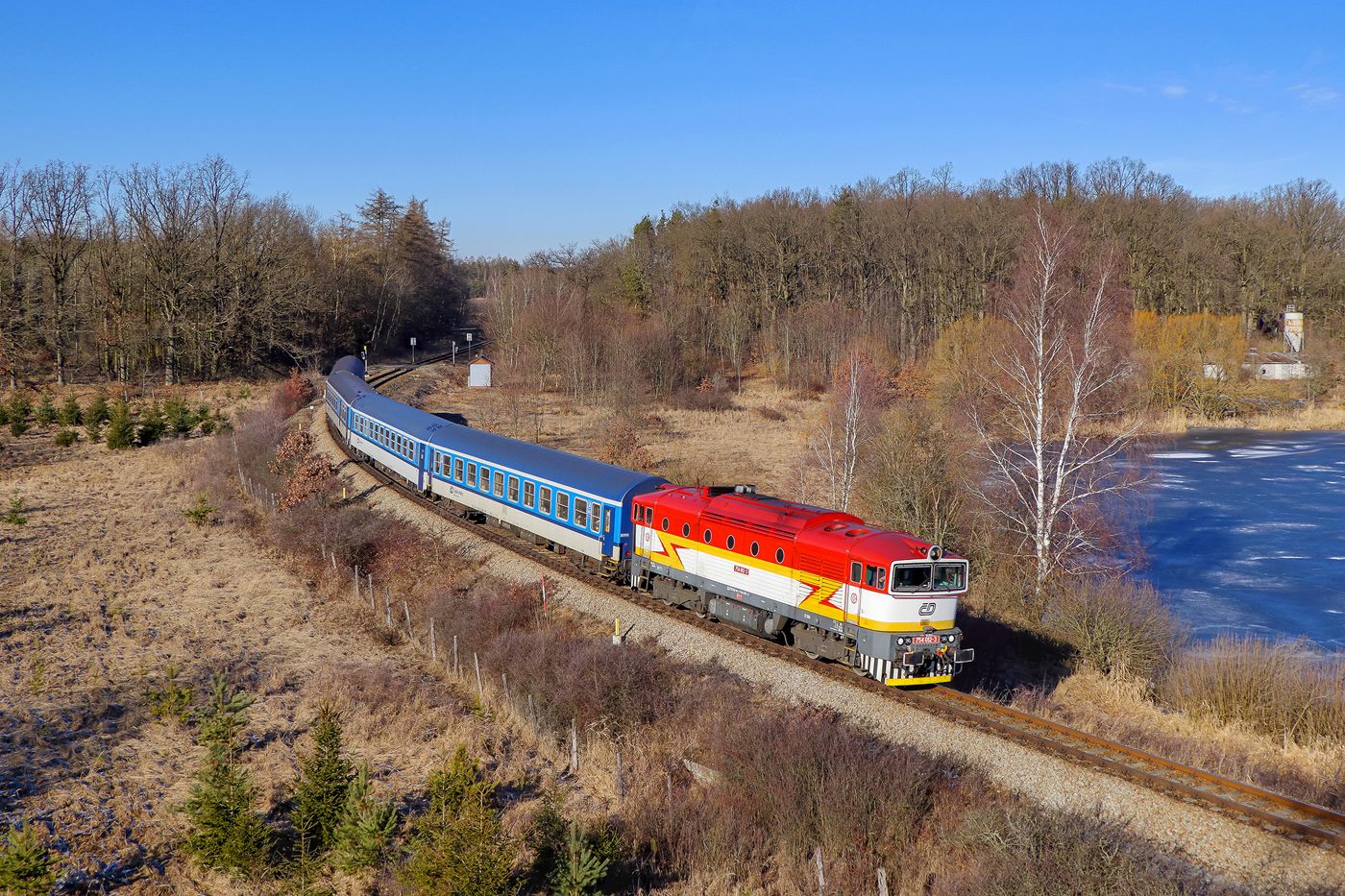 Lokomotiva 754.012 v čele vlaku Českých drah. Autor: Tomáš Baierl